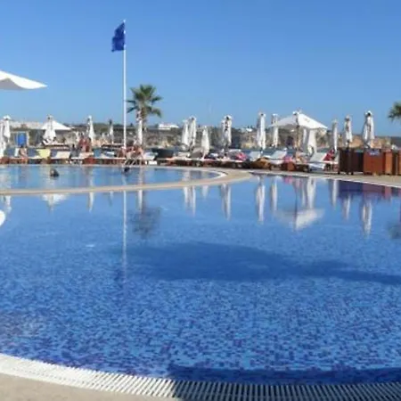 Modern Apartment Close Near Beach In Portimao Pt Daire *